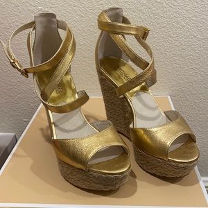 Michael Kors Gabriella Wedge Size 8.5 Pale Gold